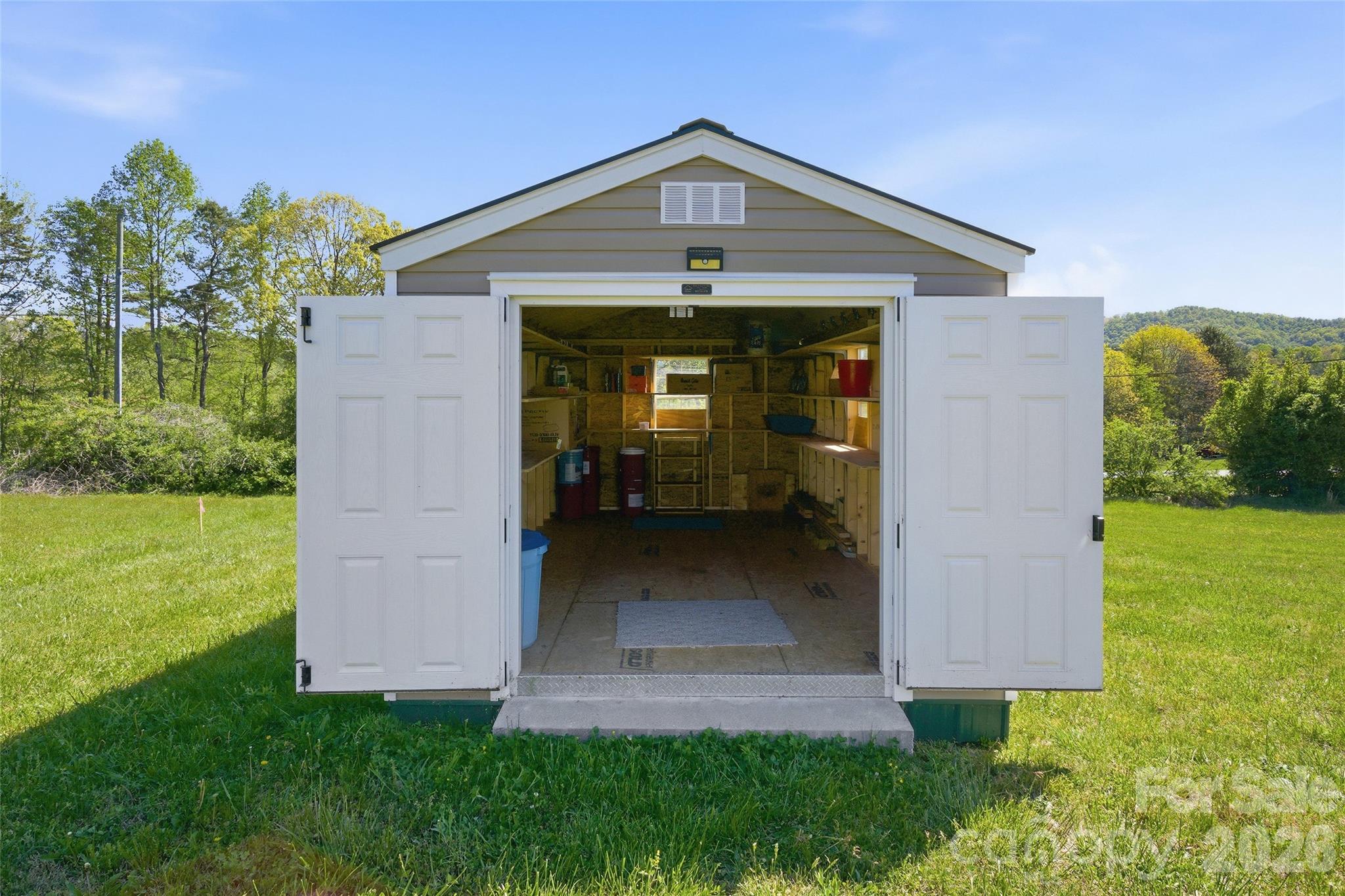 123 Big Oak Road Hendersonville NC 28792