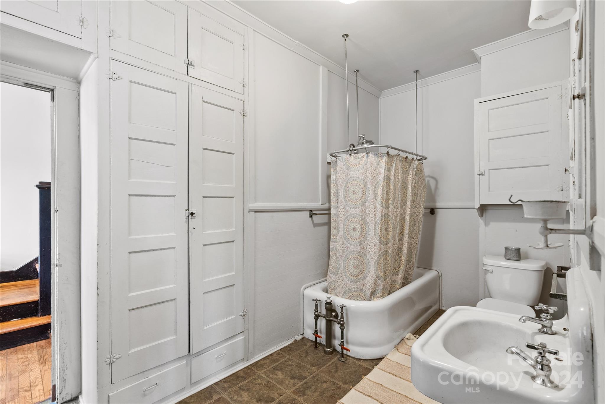 63 Gash Farm Road Asheville NC 28805