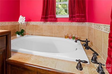 3 Northwood Road Asheville NC 28804