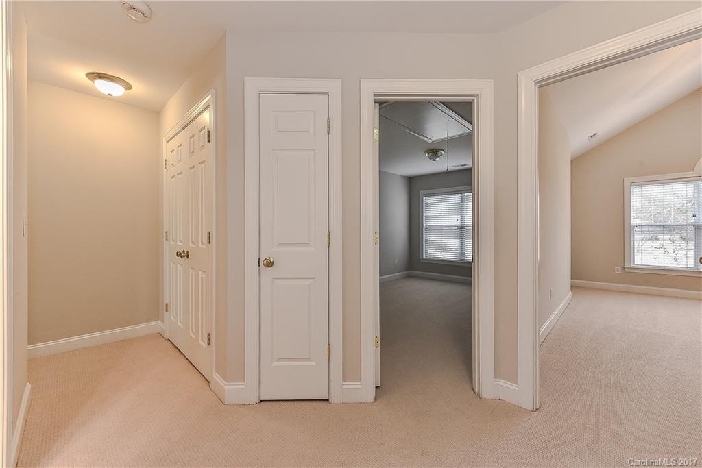 4616 Hunter Crest Lane Charlotte NC 28209