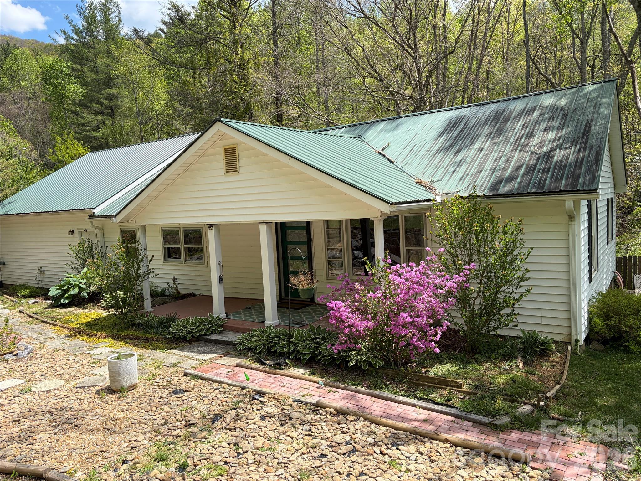 524 Clear Creek Road Burnsville NC 28714