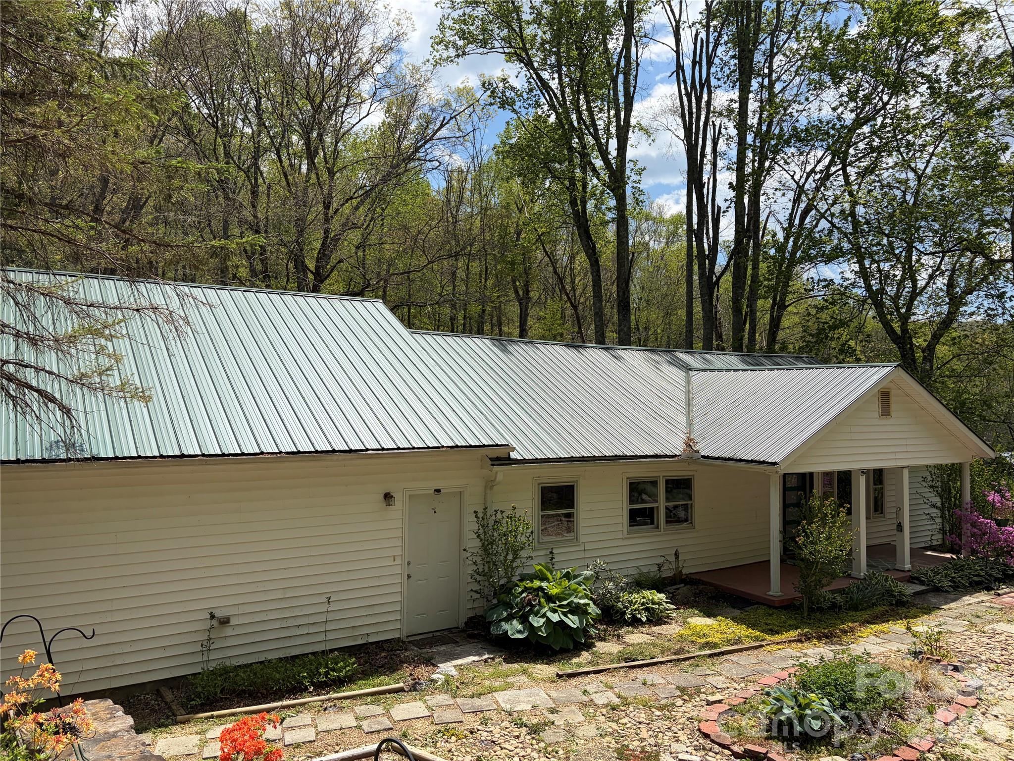 524 Clear Creek Road Burnsville NC 28714