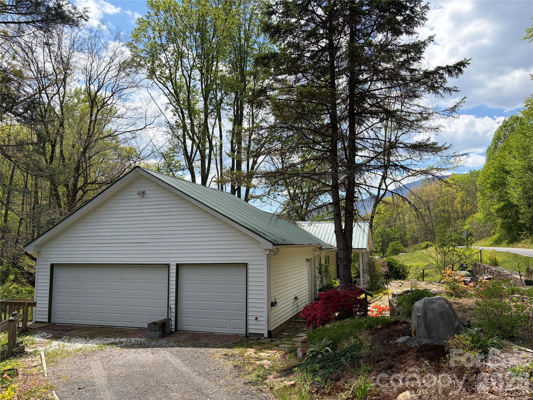 524 Clear Creek Road Burnsville NC 28714