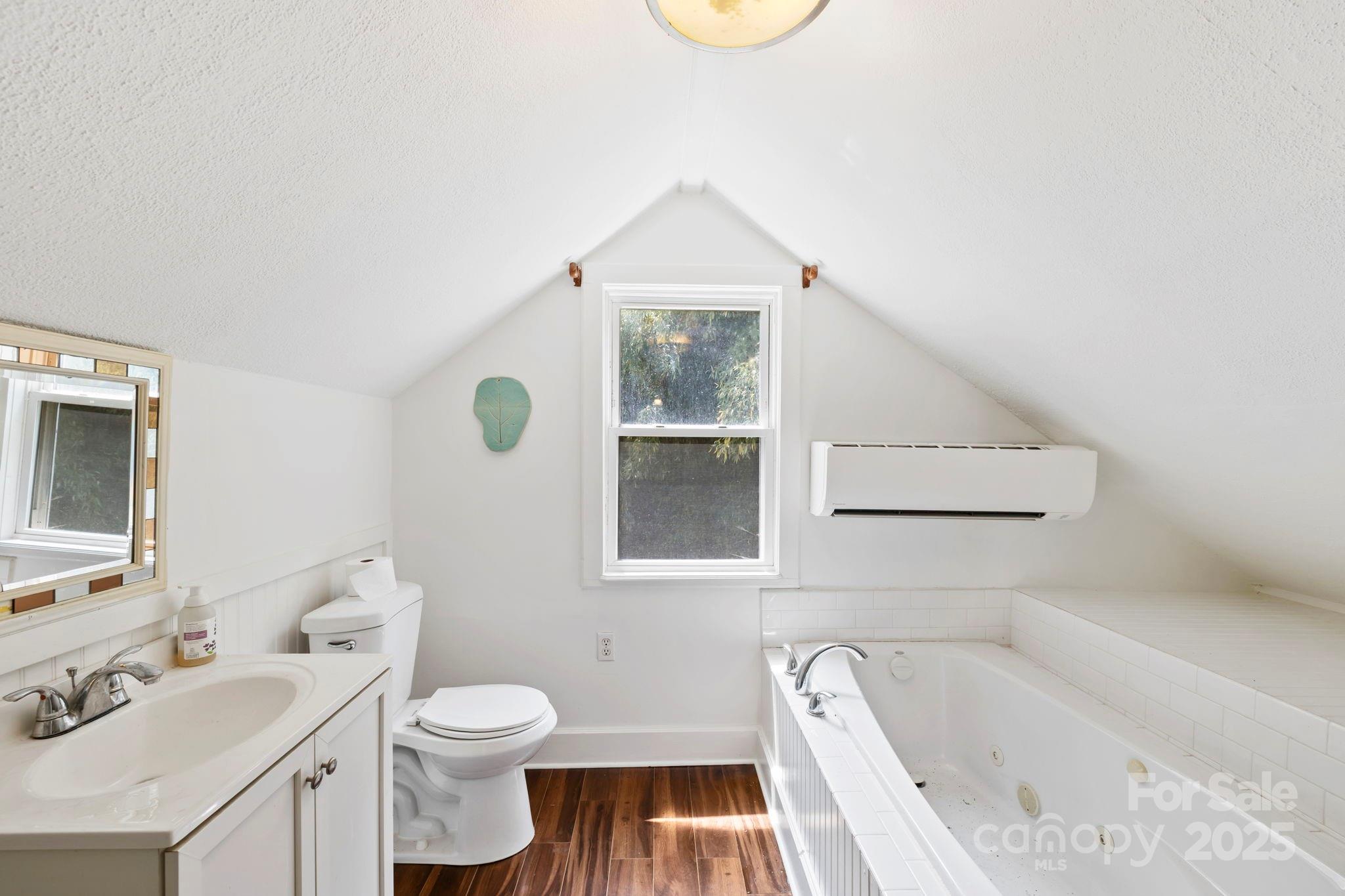 51 Homefire Cove Cove Leicester NC 28748