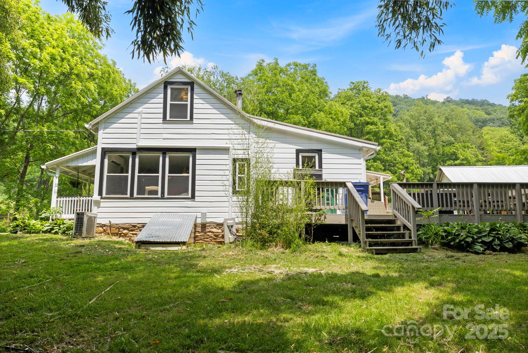 51 Homefire Cove Cove Leicester NC 28748