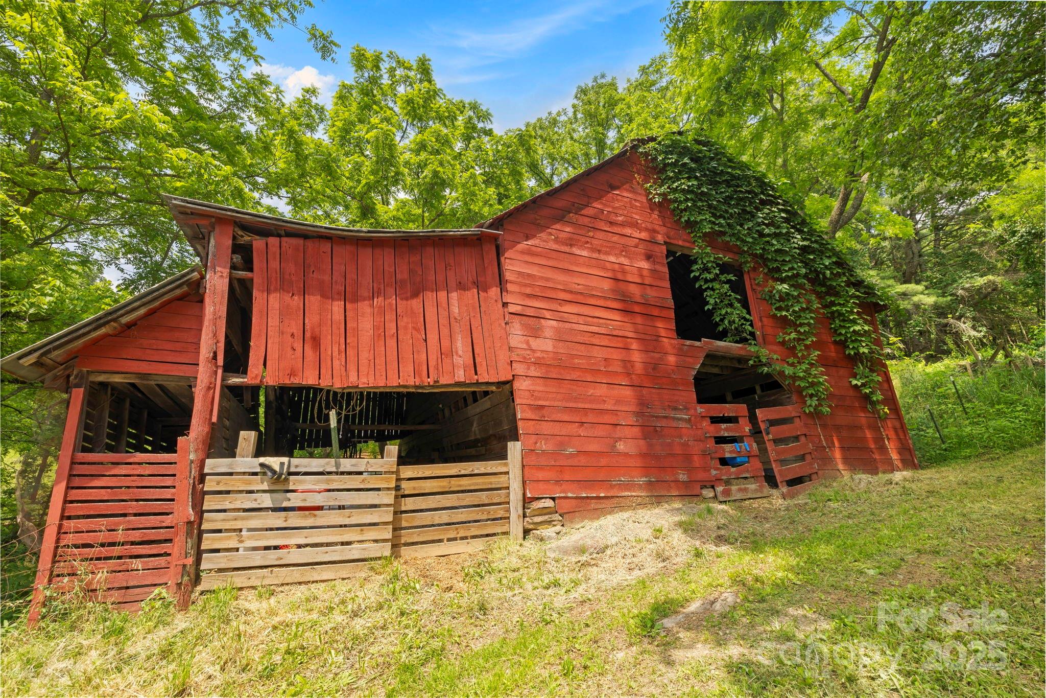 51 Homefire Cove Cove Leicester NC 28748
