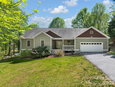 37 Crimson Lane Hendersonville NC 28792