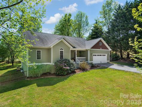 37 Crimson Lane Hendersonville NC 28792