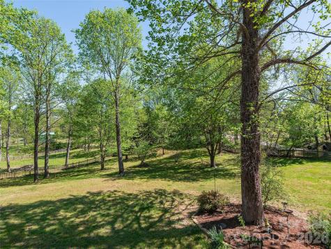 37 Crimson Lane Hendersonville NC 28792