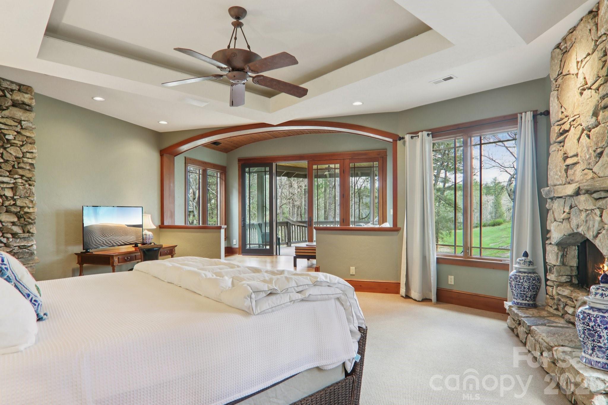 46 Mills Creek Drive Lake Toxaway NC 28747