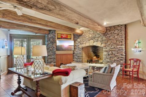46 Mills Creek Drive Lake Toxaway NC 28747