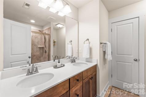 3217 Bending Birch Place Charlotte NC 28206