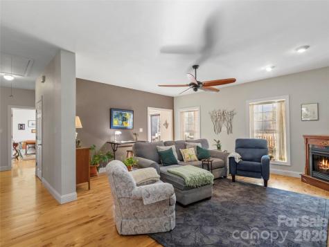 274 White Oak Circle Burnsville NC 28714