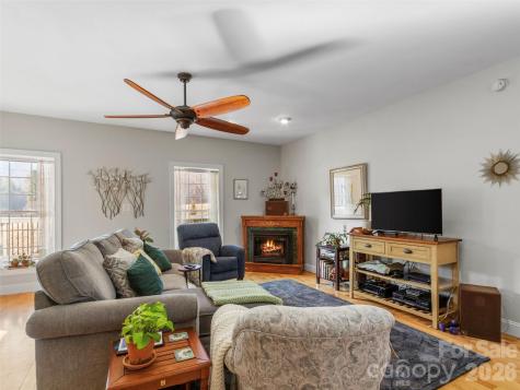 274 White Oak Circle Burnsville NC 28714