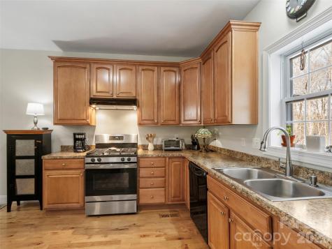 274 White Oak Circle Burnsville NC 28714