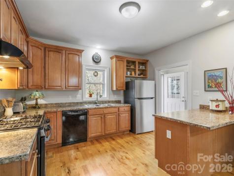 274 White Oak Circle Burnsville NC 28714