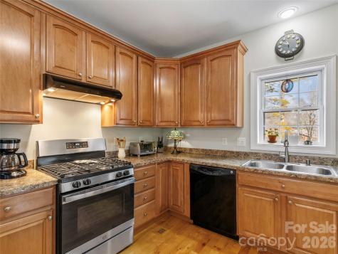 274 White Oak Circle Burnsville NC 28714