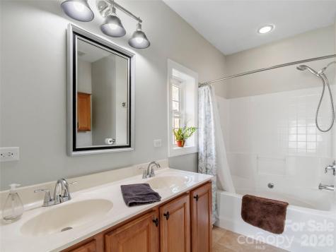 274 White Oak Circle Burnsville NC 28714