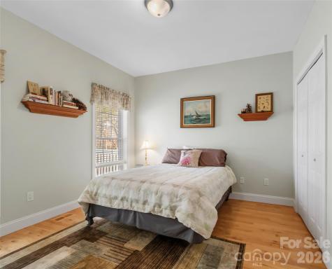 274 White Oak Circle Burnsville NC 28714