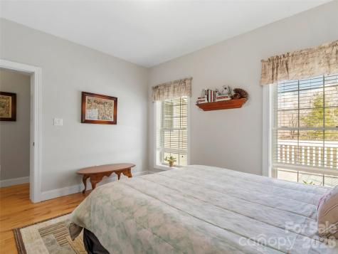 274 White Oak Circle Burnsville NC 28714