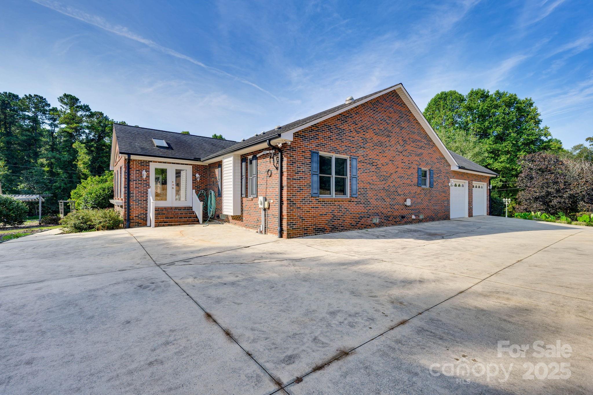 3132 Fox Den Circle Iron Station NC 28080