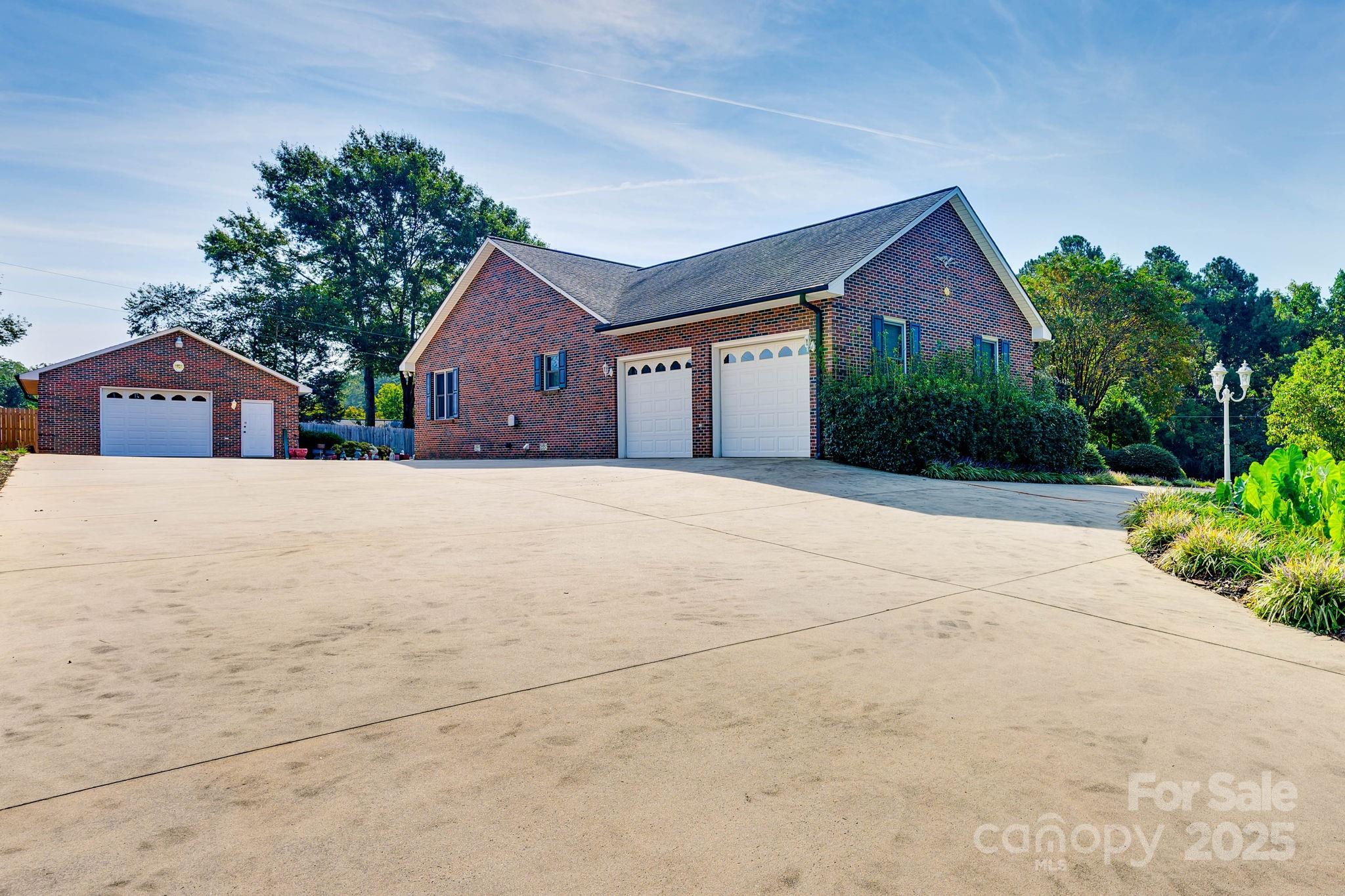 3132 Fox Den Circle Iron Station NC 28080