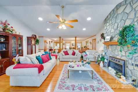 3132 Fox Den Circle Iron Station NC 28080
