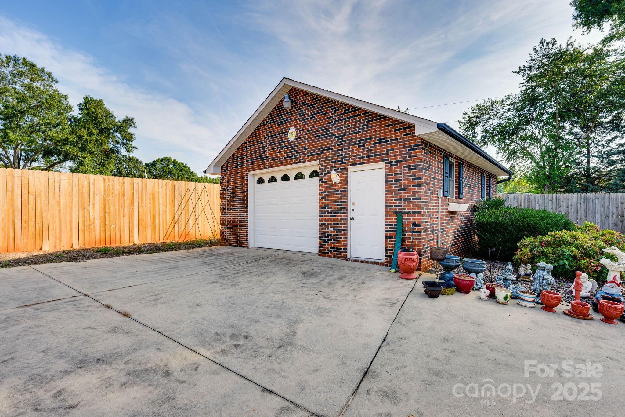 3132 Fox Den Circle Iron Station NC 28080