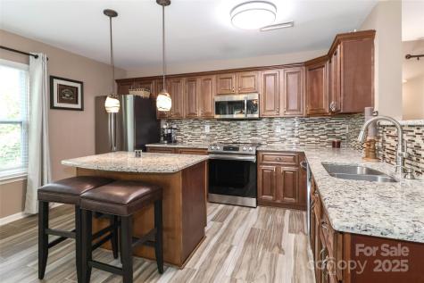 1135 Valley Street Statesville NC 28677