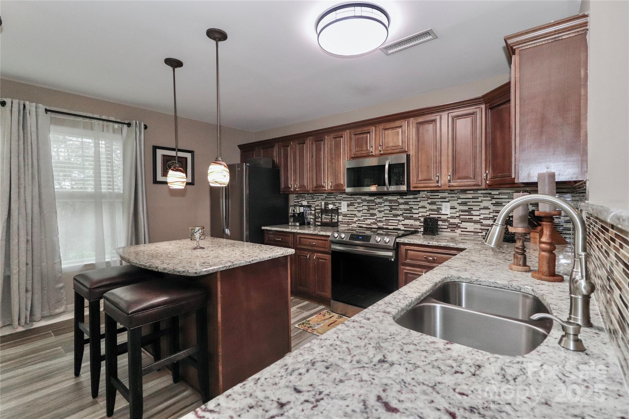 1135 Valley Street Statesville NC 28677