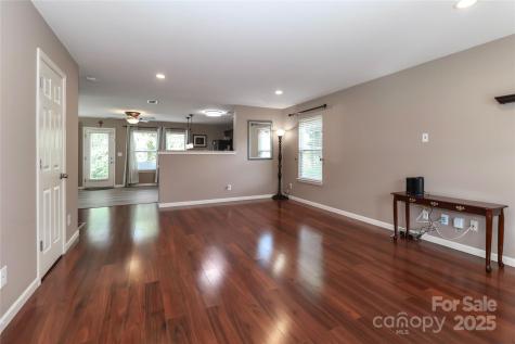 1135 Valley Street Statesville NC 28677