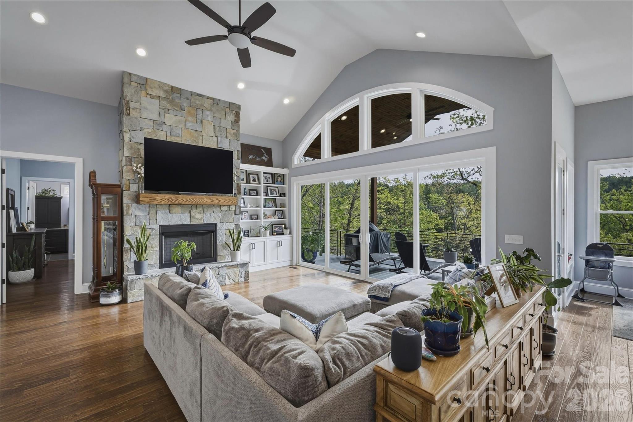 10 Otter Cove Court Nebo NC 28761