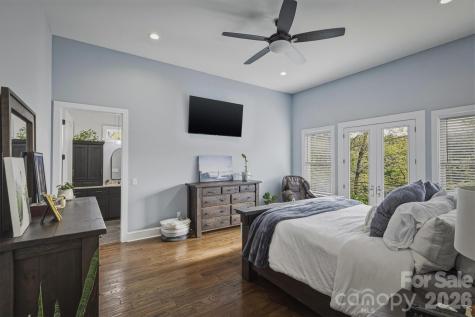 10 Otter Cove Court Nebo NC 28761