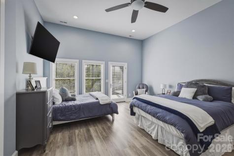 10 Otter Cove Court Nebo NC 28761