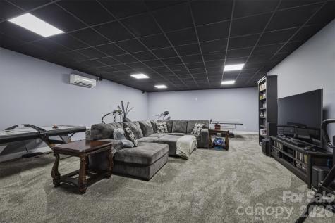 10 Otter Cove Court Nebo NC 28761