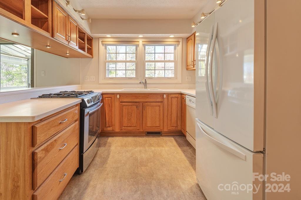 45 Alclare Court Asheville NC 28804