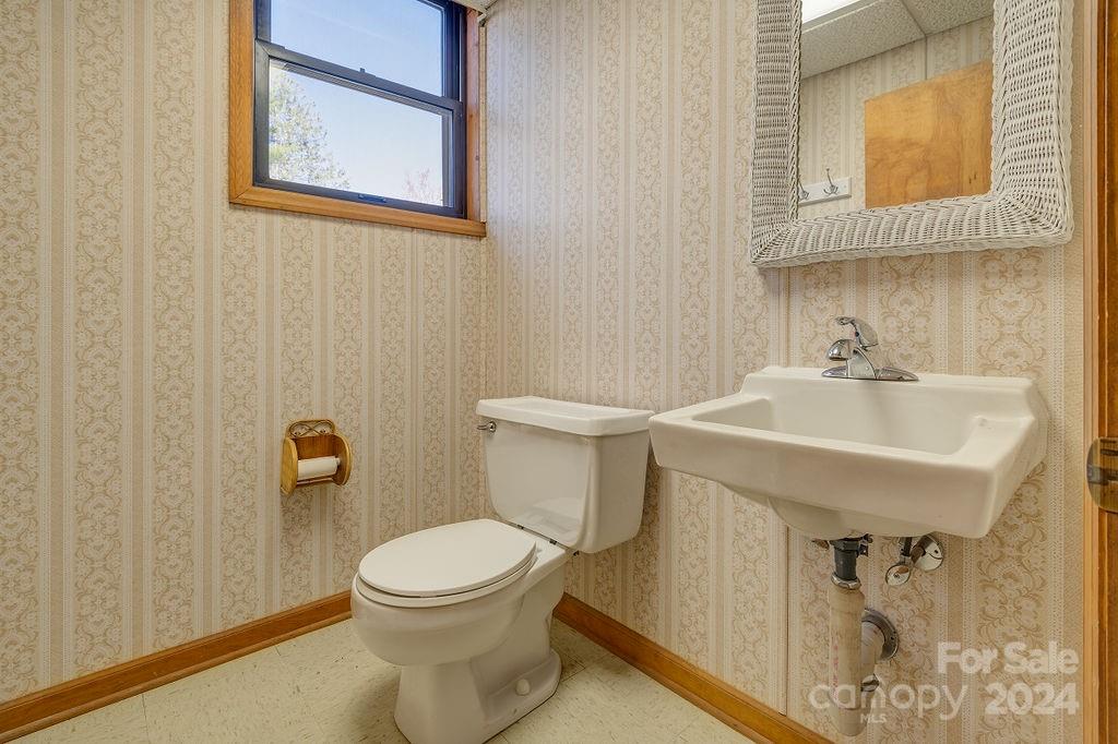 45 Alclare Court Asheville NC 28804