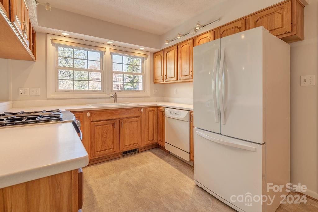 45 Alclare Court Asheville NC 28804