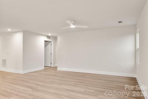 4238 Mackinnon Drive Charlotte NC 28214