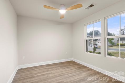 4238 Mackinnon Drive Charlotte NC 28214
