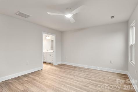 4238 Mackinnon Drive Charlotte NC 28214