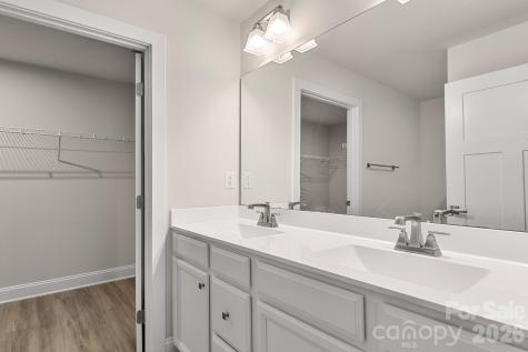 4238 Mackinnon Drive Charlotte NC 28214