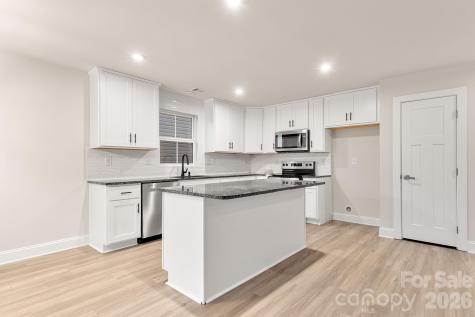 4238 Mackinnon Drive Charlotte NC 28214