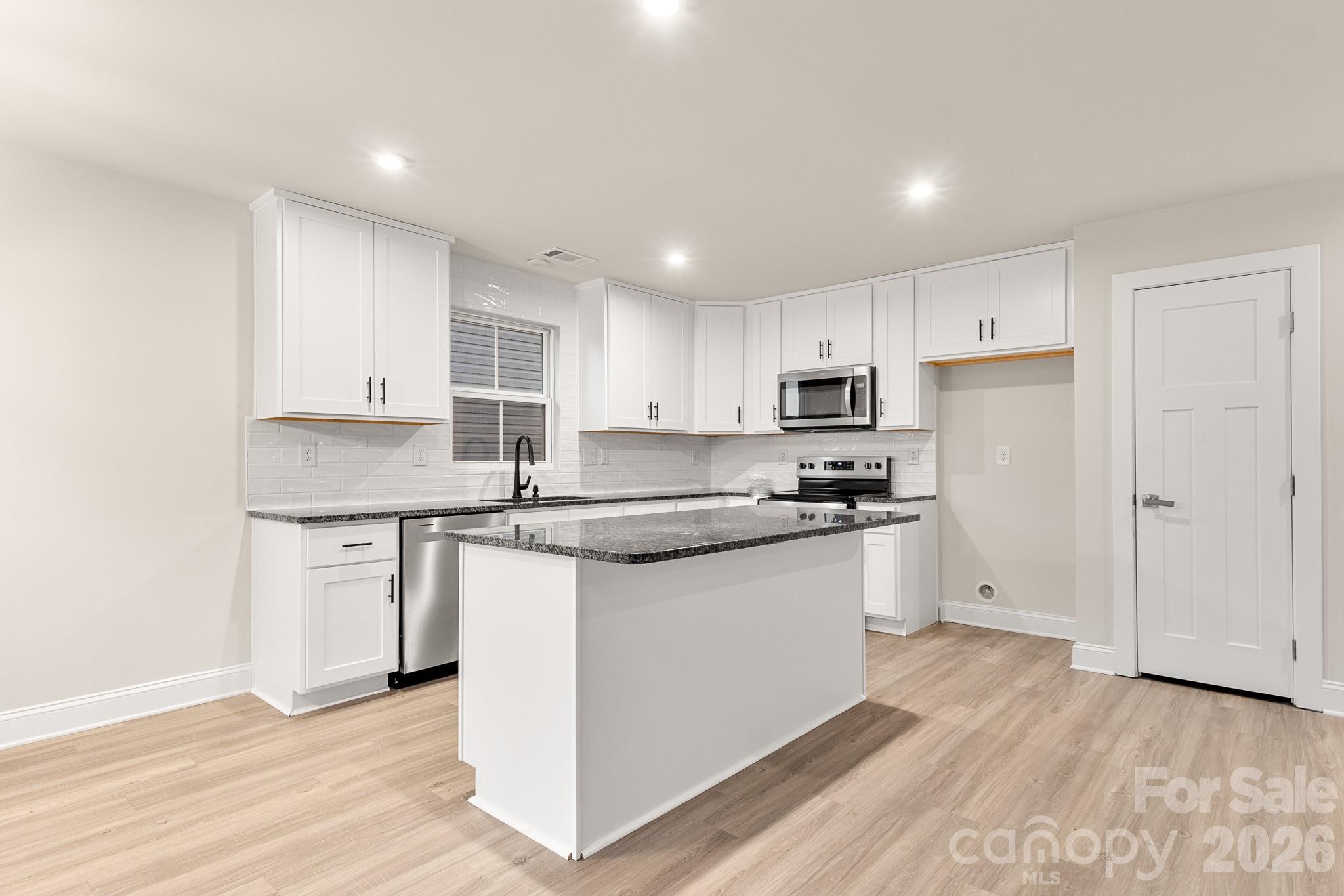 4238 Mackinnon Drive Charlotte NC 28214
