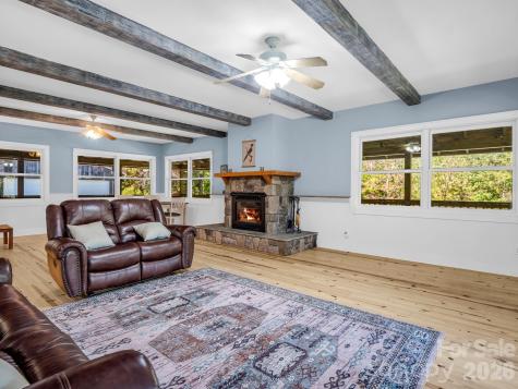 119 Mountain Bluff Trail Hendersonville NC 28792