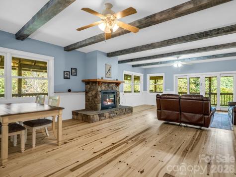 119 Mountain Bluff Trail Hendersonville NC 28792