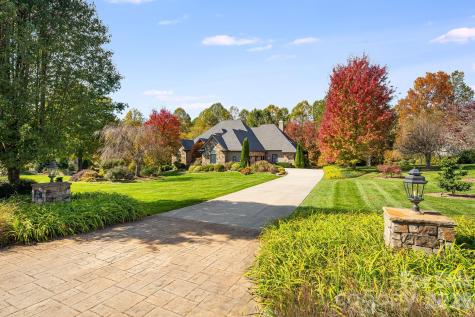 122 Founders Drive Flat Rock NC 28731