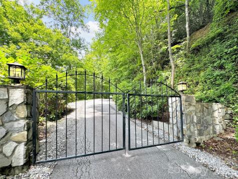 28 Mountain Breeze Drive Maggie Valley NC 28751