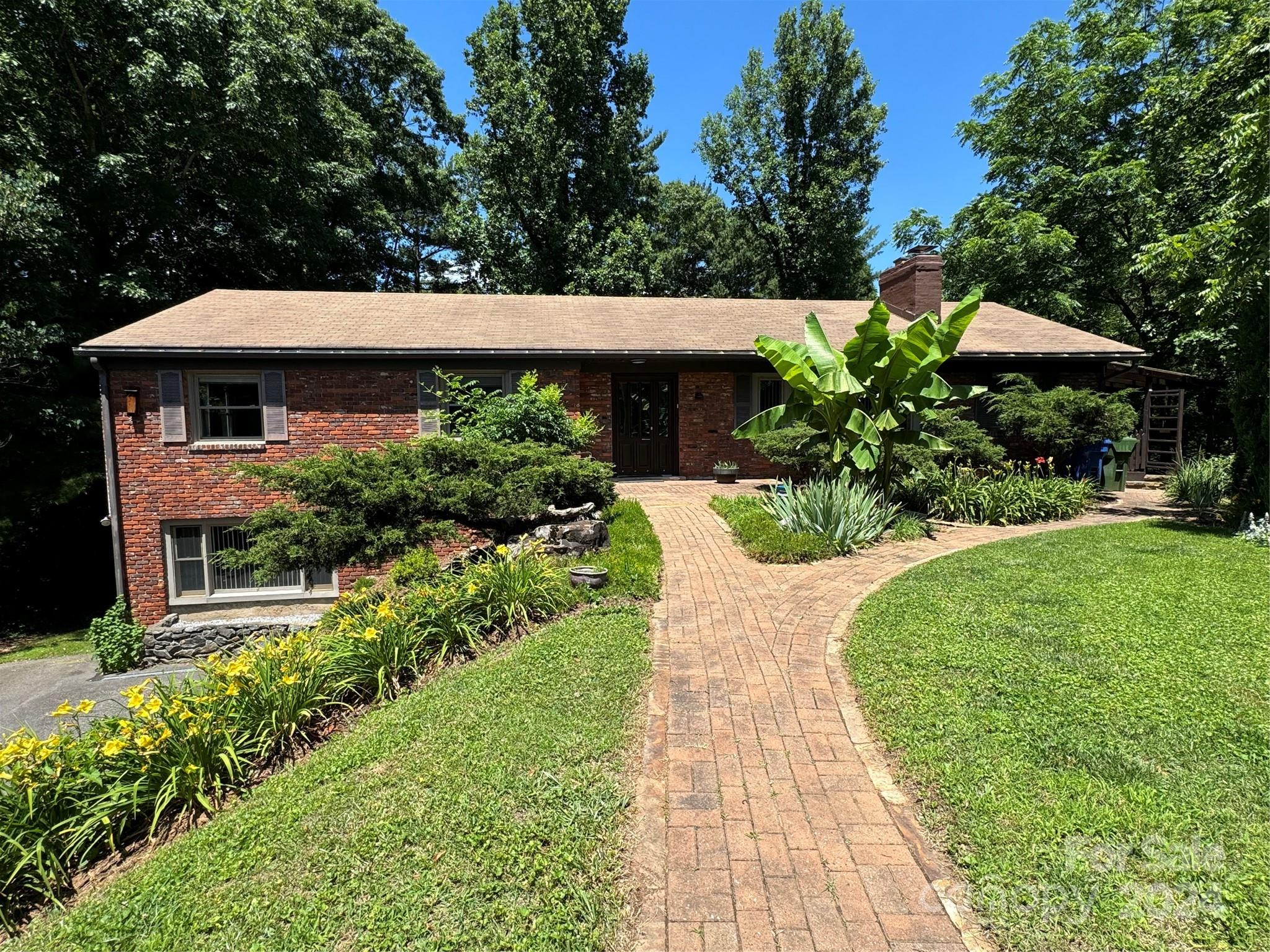 26 Chateau Place Asheville NC 28805