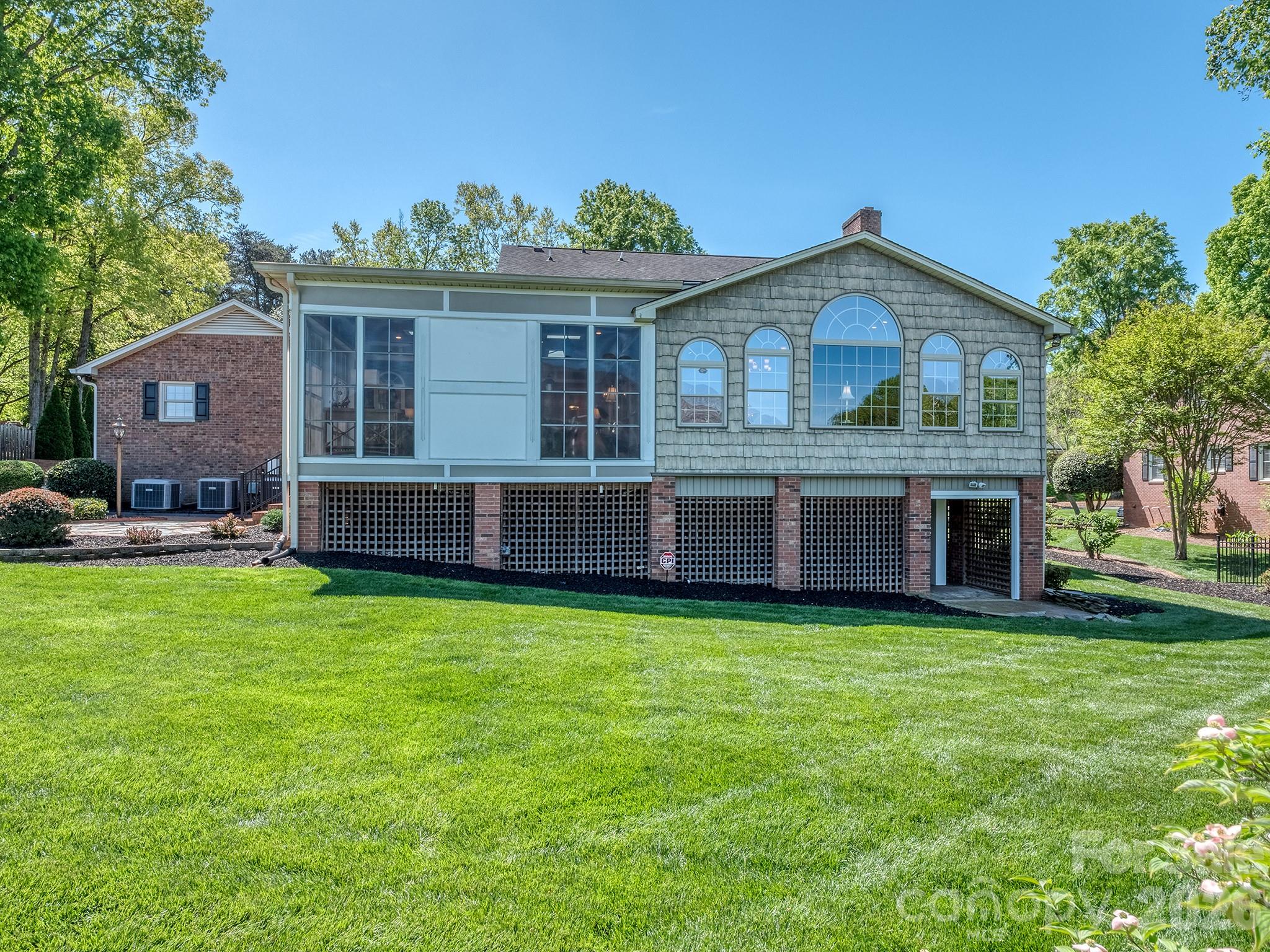 1636 Heatherloch Drive Gastonia NC 28054